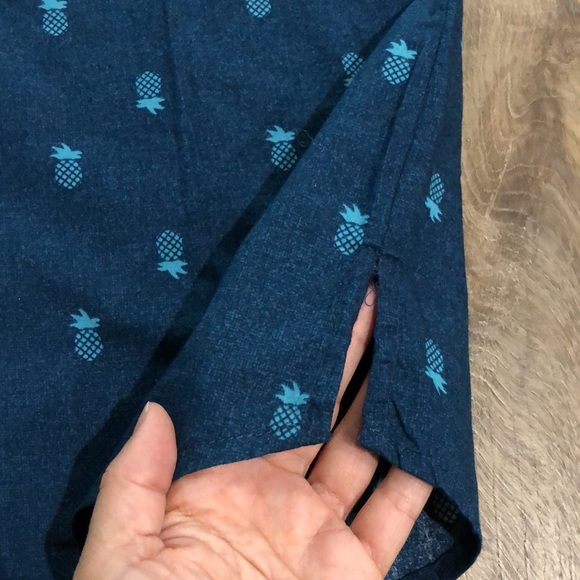 NWOT! - TRUNKS Surf & Swim Co. 100% Cotton Short Sleeve Button Down Shirt - Picture 4 of 6